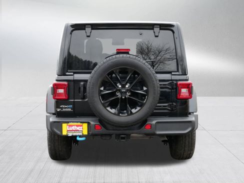 Used 2024 Jeep Wrangler Sahara AWD/4WD image 6