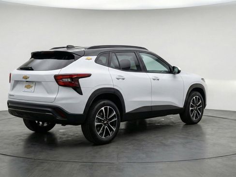 Used 2025 Chevrolet TrailBlazer LT image 9