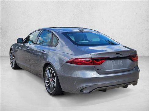 Used 2021 Jaguar XF SE RWD image 7