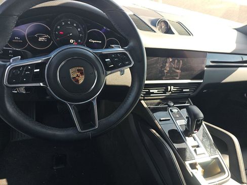 Used 2023 Porsche Cayenne Premium Package w/ Premium Package image 9