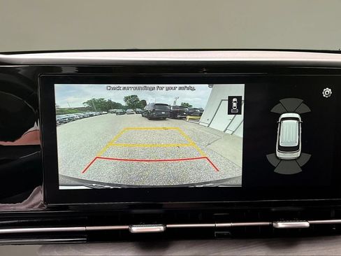 Used 2022 Kia Carnival EX FWD image 14
