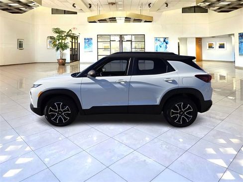 Used 2021 Chevrolet TrailBlazer ACTIV w/ Sun and Liftgate Package image 4