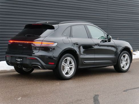 Used 2025 Porsche Macan image 25