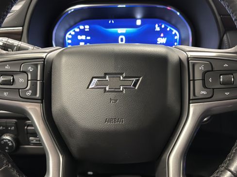 Used 2022 Chevrolet Tahoe Z71 w/ Luxury Package AWD/4WD image 16