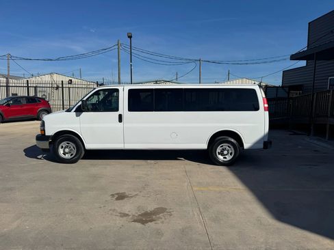 Used 2017 Chevrolet Express 3500 LT w/ LT Preferred Equipment Group image 3