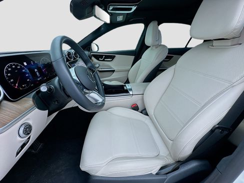 Used 2023 Mercedes-Benz C 300 4MATIC Sedan w/ Exclusive Trim Package image 13