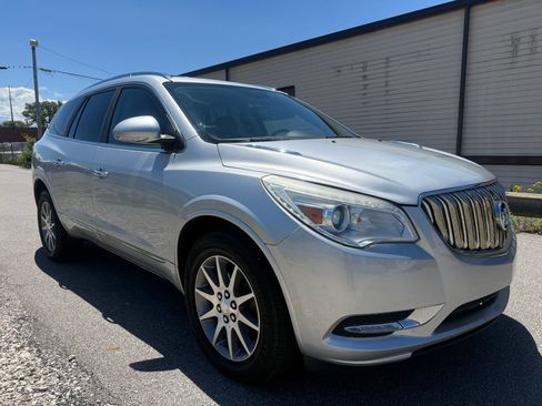 Used 2017 Buick Enclave Convenience FWD image 1