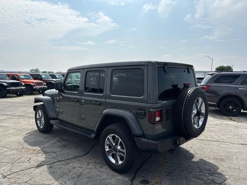Used 2021 Jeep Wrangler Unlimited Sahara w/ Cold Weather Group AWD/4WD image 8