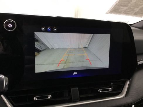 Used 2025 Chevrolet Equinox LT AWD/4WD image 20