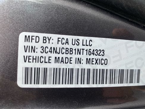 Used 2022 Jeep Compass Latitude w/ Sun and Sound Group FWD image 32