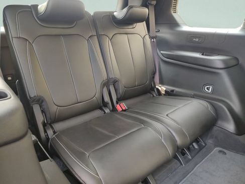 Used 2025 Jeep Grand Cherokee L Limited AWD/4WD image 31