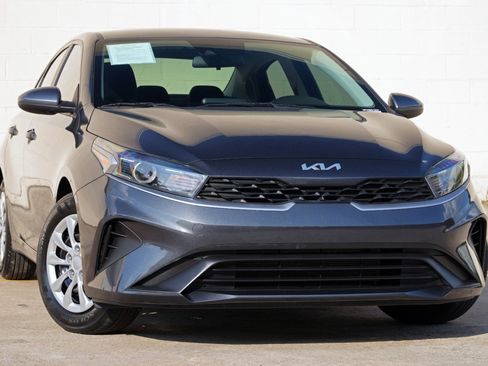 Used 2023 Kia Forte LX FWD image 2