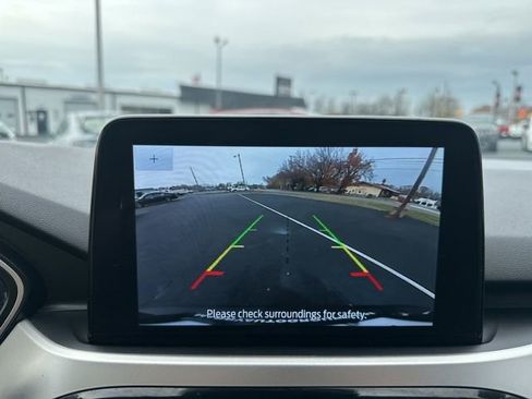 Used 2020 Ford Escape SE image 18