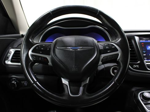 Used 2017 Chrysler 200 Limited Platinum FWD image 8