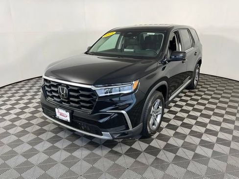 Used 2023 Honda Pilot EX-L image 3