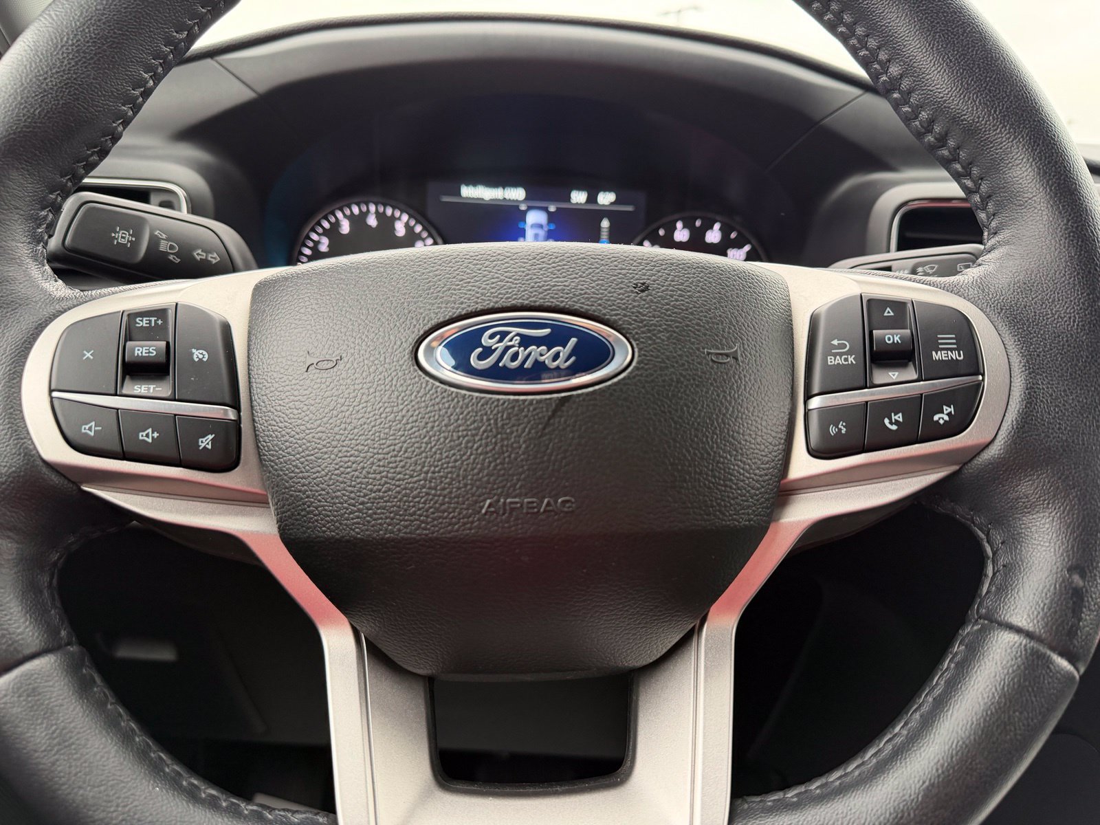 Used 2023 Ford Explorer XLT w/ Equipment Group 202A AWD/4WD image 20