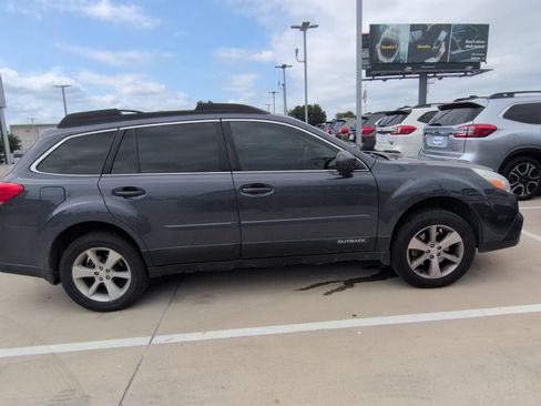 Used 2014 Subaru Outback 3.6R Limited AWD/4WD image 8