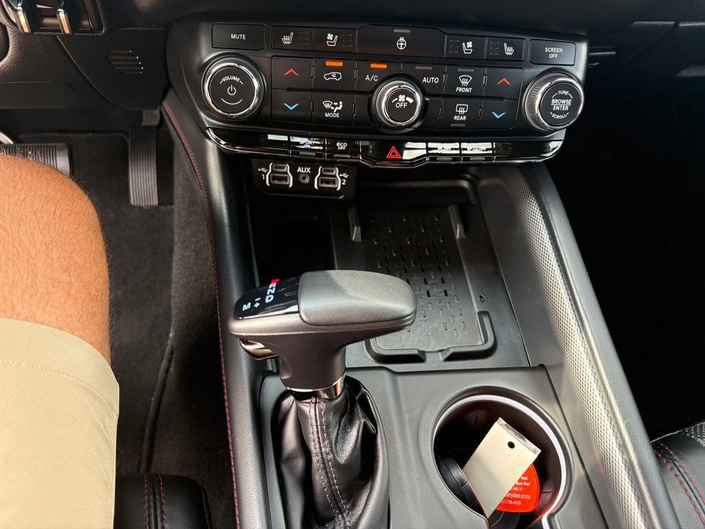 Used 2025 Dodge Durango R/T AWD/4WD image 18