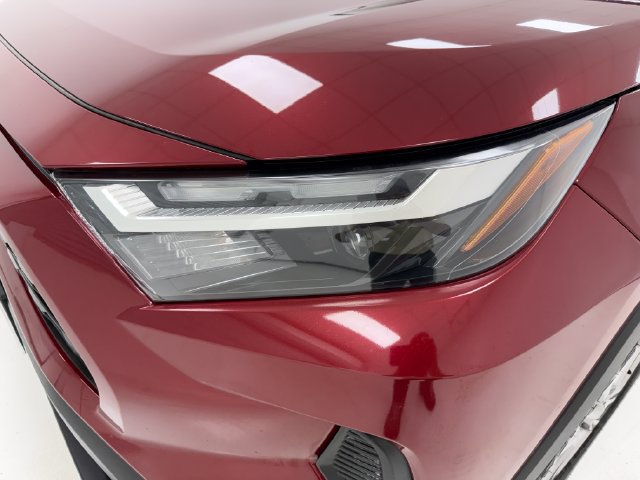Used 2022 Toyota RAV4 XLE w/ Convenience Package FWD image 6