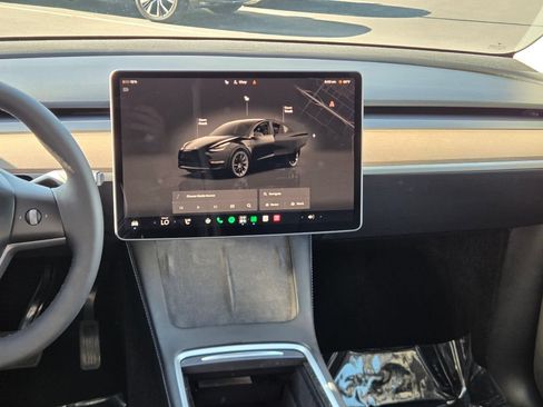 Used 2023 Tesla Model Y Long Range AWD/4WD image 17