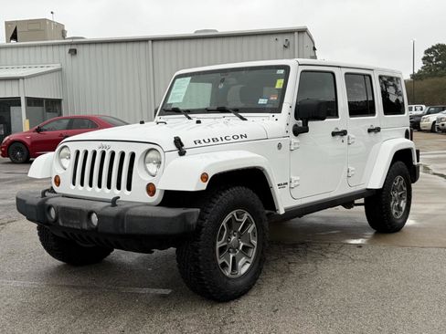 Used 2013 Jeep Wrangler Unlimited Rubicon w/ Connectivity Group image 4