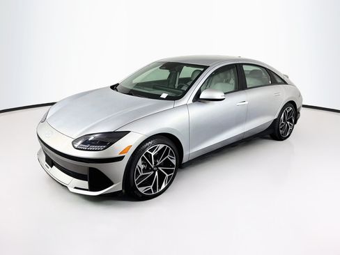 Used 2024 Hyundai Ioniq 6 SEL RWD image 3