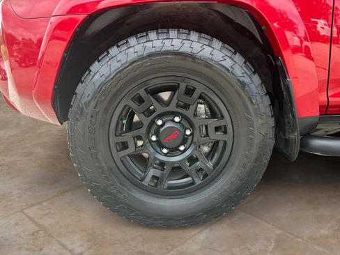 Used 2023 Toyota 4Runner SR5 Premium w/ Moonroof Package RWD image 26