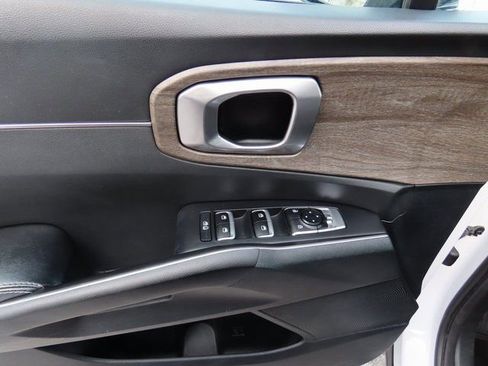 Used 2022 Kia Sorento EX w/ Panoramic Sunroof Package image 23