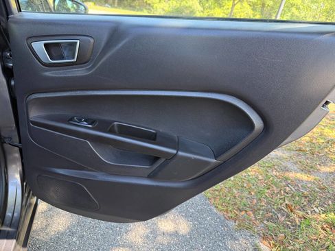 Used 2014 Ford Fiesta SE image 47