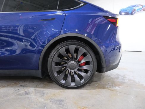 Used 2022 Tesla Model Y Performance image 7