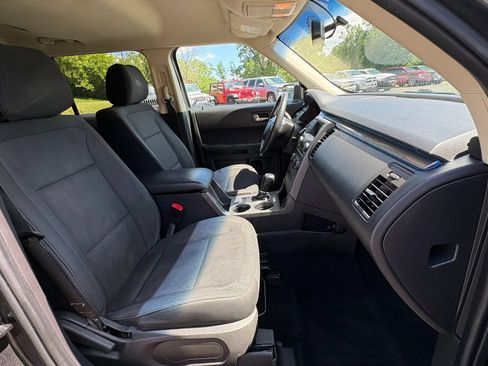 Used 2018 Ford Flex SE FWD image 33