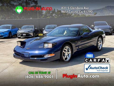 Used 2001 Chevrolet Corvette Coupe w/ Preferred Equipment Group2 RWD image 1