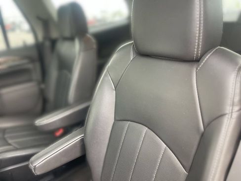 Used 2017 Buick Enclave Premium w/ Experience Buick Package AWD/4WD image 24