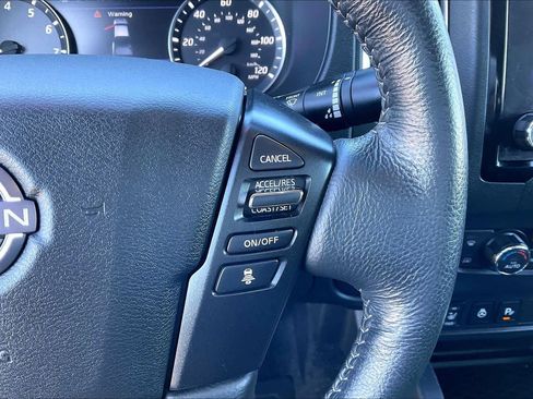 Used 2022 Nissan Frontier SV w/ SV Premium Package image 25