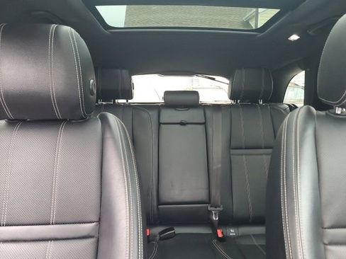 Used 2019 Land Rover Range Rover Velar S image 19