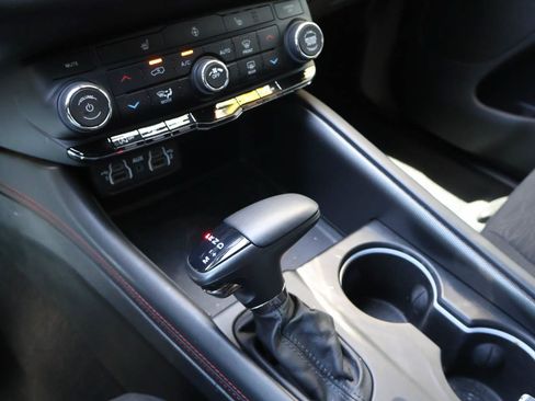 Used 2025 Dodge Durango GT w/ Blacktop Package AWD/4WD image 17