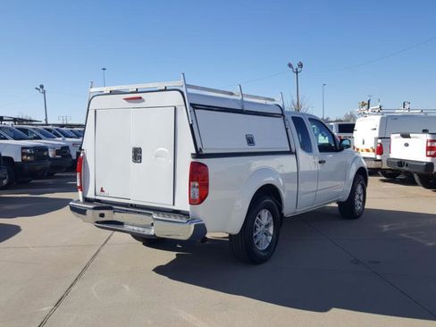 Used 2015 Nissan Frontier SV image 7