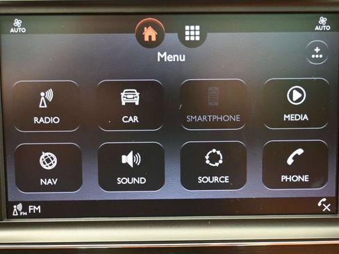Used 2019 Bentley Bentayga AWD/4WD image 16