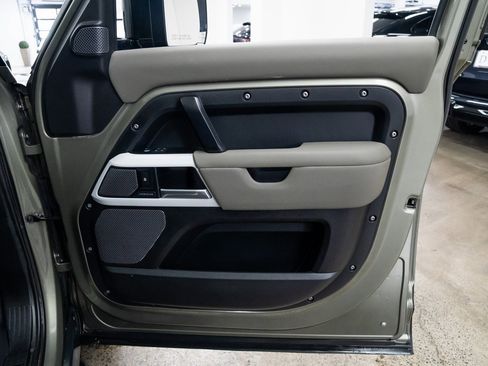 Used 2021 Land Rover Defender 110 SE image 23
