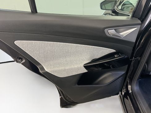 Used 2023 Volkswagen ID.4 Pro image 27