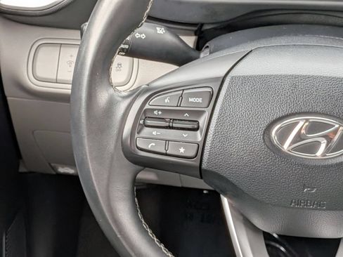 Used 2025 Hyundai Venue SEL FWD image 33