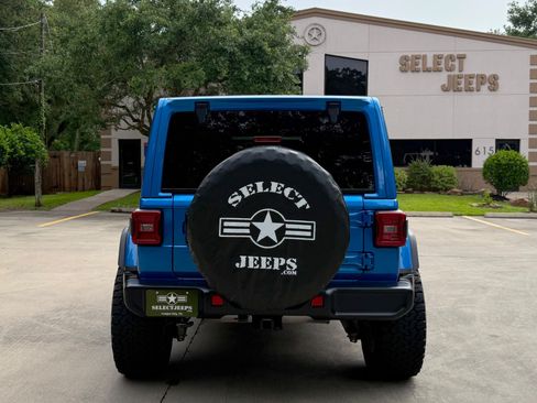 Used 2021 Jeep Wrangler Unlimited Sahara AWD/4WD image 9