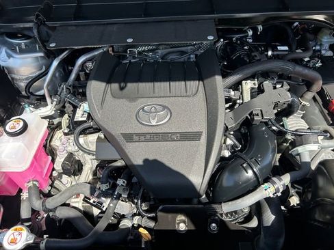 Used 2023 Toyota Highlander XLE AWD/4WD image 20