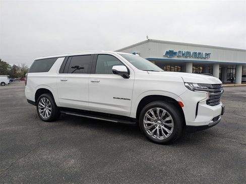 Used 2022 Chevrolet Suburban Premier image 2