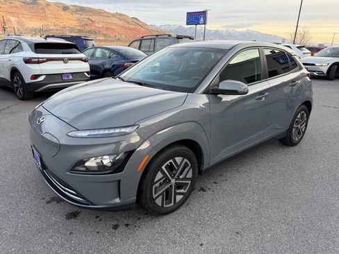 Used 2023 Hyundai Kona SEL image 2