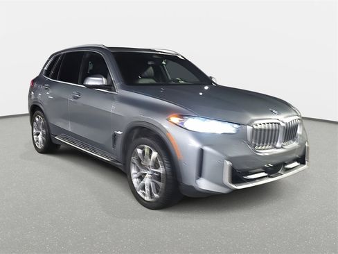 Used 2025 BMW X5 xDrive40i image 3