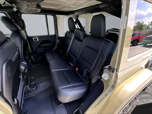 New 2026 Jeep Wrangler Unlimited Rubicon image 19