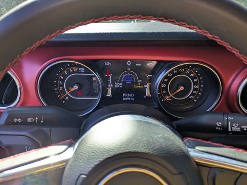 Used 2023 Jeep Gladiator Rubicon w/ Trailer Tow Package image 15