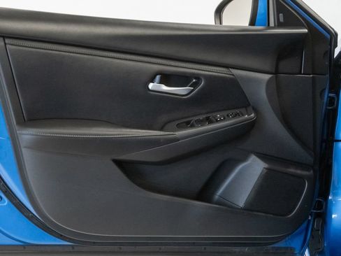 Used 2025 Nissan Sentra SV FWD image 7