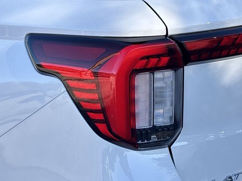 Certified 2025 Ford Explorer Platinum w/ Ultimate Package image 7